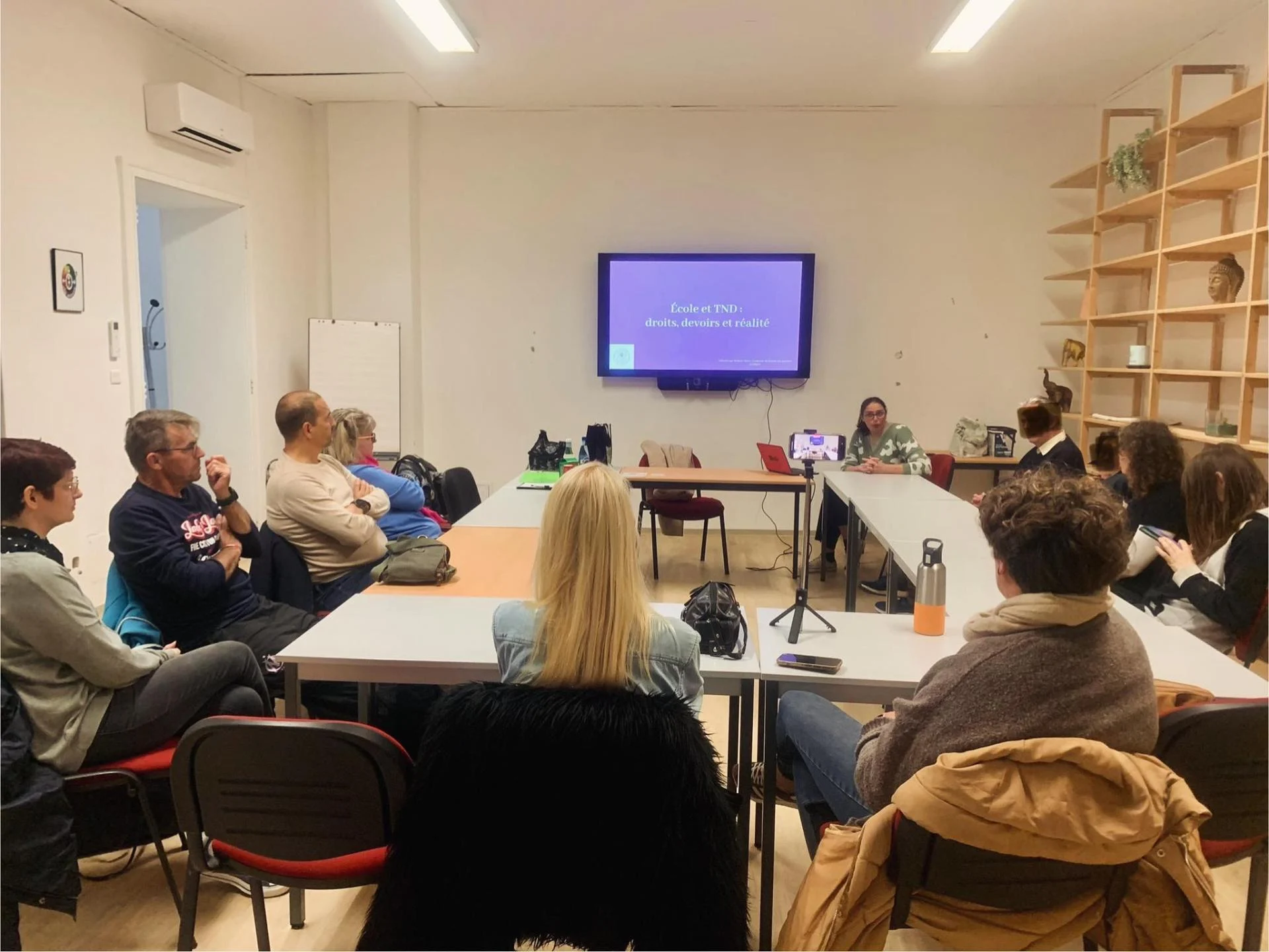 Rdv avec 7 11 25 familles